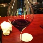 1864 - ワイングラスが特徴的