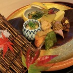 山玄茶 - 五感と心に響く流麗な緩急が卓上を彩ります。雪も紅葉も風流です。