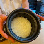 山玄茶 - 大将の出身であります滋賀のコシヒカリ炊けました。カニ穴もしっかり！