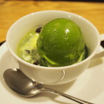 京都 つる家 茶房 - 抹茶アフォガード（抹茶をかける）