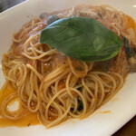 カフェ・ラ・カフェ - シンプルバジルトマト