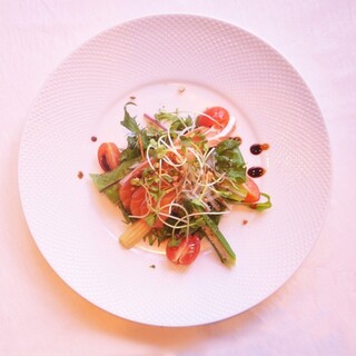 フレンチを思わせる美しい盛り付けの中華料理