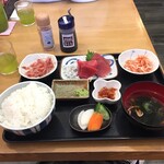 ごはん屋さくら - さくら特別定食2530円。かき揚げはあとから来ます(^^)