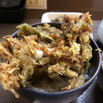 居喰処 光 - 2020/12/15
      本日の日替り かき揚丼 500円