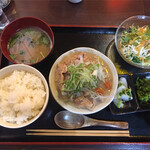 Motsuyaki Junchan - もつ煮定食