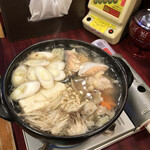 Izakaya Marujuu - にぎや〜か湯豆腐。これはね、私の知ってる世界だと、鍋と言います。