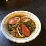 タージ ・ベンガル - チャナマサラ　ひよこ豆ゴロゴロ入ったカレー　ドライおつまみ風やグレービーでカレーにも