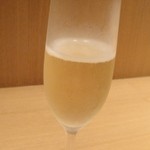 神保町 傳 - 食前酒のベルッキのフランチャコルタ