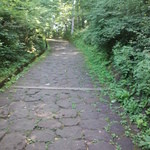 みすずや - 石畳を登っていくと