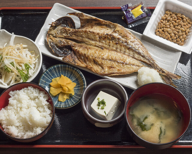 焼魚食堂 魚角 学芸大学店 学芸大学 魚介料理 海鮮料理 食べログ