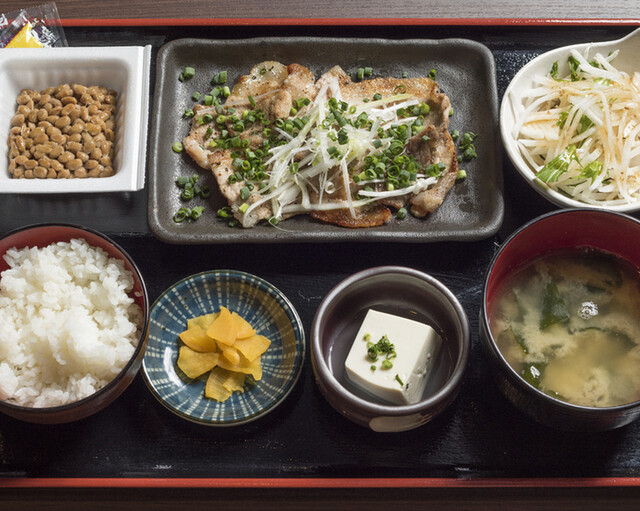 焼魚食堂 魚角 学芸大学店 学芸大学 魚介料理 海鮮料理 食べログ
