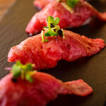 STEAK & BAR　SANKYU - 宮崎牛ロース肉の炙り肉寿司