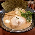 ゴル麺。 - 醤油豚骨ラーメン 並