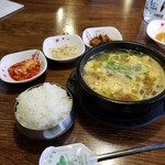 韓国料理 辛ちゃん - 全体図。