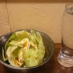 ゆ鳥 - 料理写真:キャベツ(無料)・お冷や