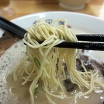 金田家 さくら亭 - 黒豚ラーメン700円、麺も美味しいですね！