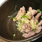 やきとり家すみれ - 食べ途中の写真なので量はもっと入ってました