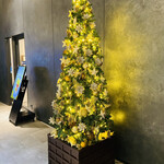 イタリアンキッチン ヴェルデ カッサ - ホテルのフロントの近くに飾ってあるクリスマスツリー