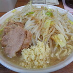 ラーメン二郎 - にんにくダブルです