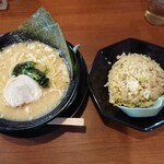Yokohama Iekei Ramen Tsuru Noya - 特製ラーメンセット(豚骨醤油ラーメン) ￥1000