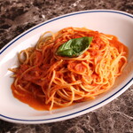 Italian Bar LA VIOLA - 完熟トマトソースのスパゲッティ