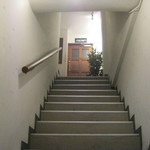 伊右衛門 - 階段を上がります。