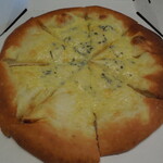 Oke - ブルーチーズと４種のチーズ
