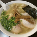 Kouyamembou - 雲呑麺　900円