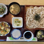 和食レストランとんでん - ランチ ミニいわしちらし丼（選べるミニ丼）・北海道そば　１０７８円　(2020/12)