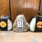 いちやまマート - 料理写真:おにぎり(鮭・もち麦・たらこ)