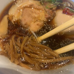 らぁ麺や 嶋 - 鰹昆布水つけめん（醤油）　¥1,000
      特製　¥300