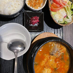 飛騨牛焼肉・韓国料理 丸明 - 赤テールスープランチ