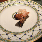 蒼 - 長井と蒲郡 赤座海老の食べ比べ ビスクとともに
      →峯村シェフのスペシャリテである赤座海老のグリルとビスクはなんとも贅沢な2産地食べ比べ！蒲郡 勢麟 長谷部大将の赤座海老から！