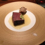 蒼 - なんとも美しい至高の赤身(^^)但馬玄(たじまぐろ)は体に優しい不飽和脂肪酸を豊かに含む「但馬玄」！だから脂の融点は12.4℃と鮪のトロを彷彿とさせる口溶けがこのネーミングの由来との事。