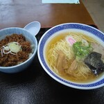 中華そば あまの屋 - 中華そばとひき肉ご飯７５０円