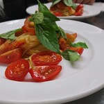 ラ ファーメ - フルーツトマトの冷製パスタ（カッペリーニ）