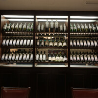 ウルフギャング・ステーキハウス 丸の内店 - ワインボトル陳列