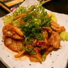 Shimonishigawamachi Sakaba Haneguro - 鶏せせりの山賊焼き￥700。
                しっかり味がついて美味しい(*´∀｀)