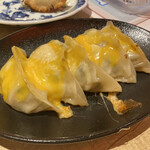 餃子販売所 南森町いち五郎 - チーズ餃子