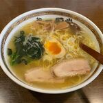 らーめん初代一国堂 - 料理写真:しおらーめん（770円）