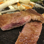 COOK BARN ステーキ＆ハンバーグ - 薄い肉だが、焼き加減はなかなか