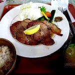 フレスガッセ - ハムステーキ定食！