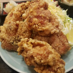 釜めし やき鳥 成城 - 鶏のから揚げ定食　８５０円