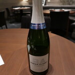 Cantonese En - 乾杯シャンパンのボトル