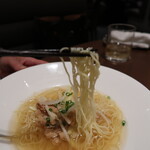 カントニーズ 燕 - 香港細麺　リフト