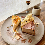 ニチ ニチ ベイク - 柿とモカのタルト、ラフランスのタルト、栗のベイクドチーズケーキ、アールグレイティー♡