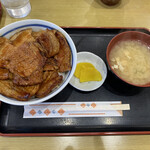 盛り合わせ豚丼全景（ごはん少な目）