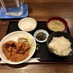 Sakura Suisan - チキンカツ定食。