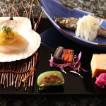 Matsusaka U Shikai Sekishin - 松阪牛のお料理の合い間に旬な食材を使った季節の一皿もお出しいたしております。