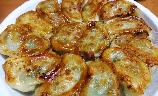 アユハピ 東金井 餃子 食べログ